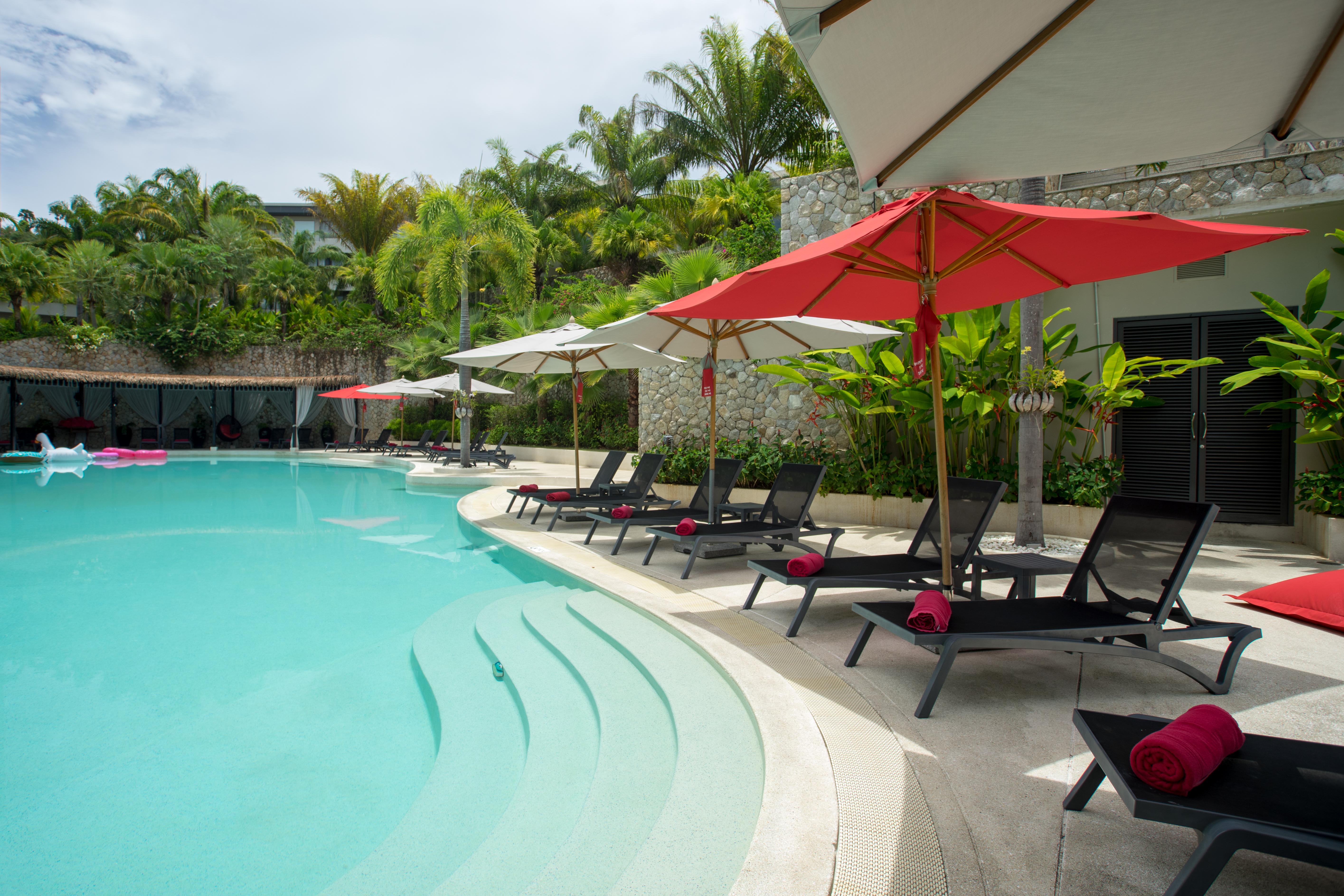 The Pavilions Phuket (Adults Only) Банг Тао Бийч Екстериор снимка The swimming pool at the hotel